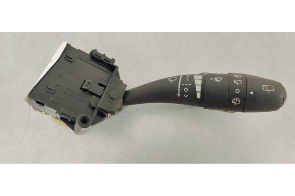 Recambio de mando limpia para hyundai i30 1.6 crdi 115 referencia OEM IAM 934202R010  